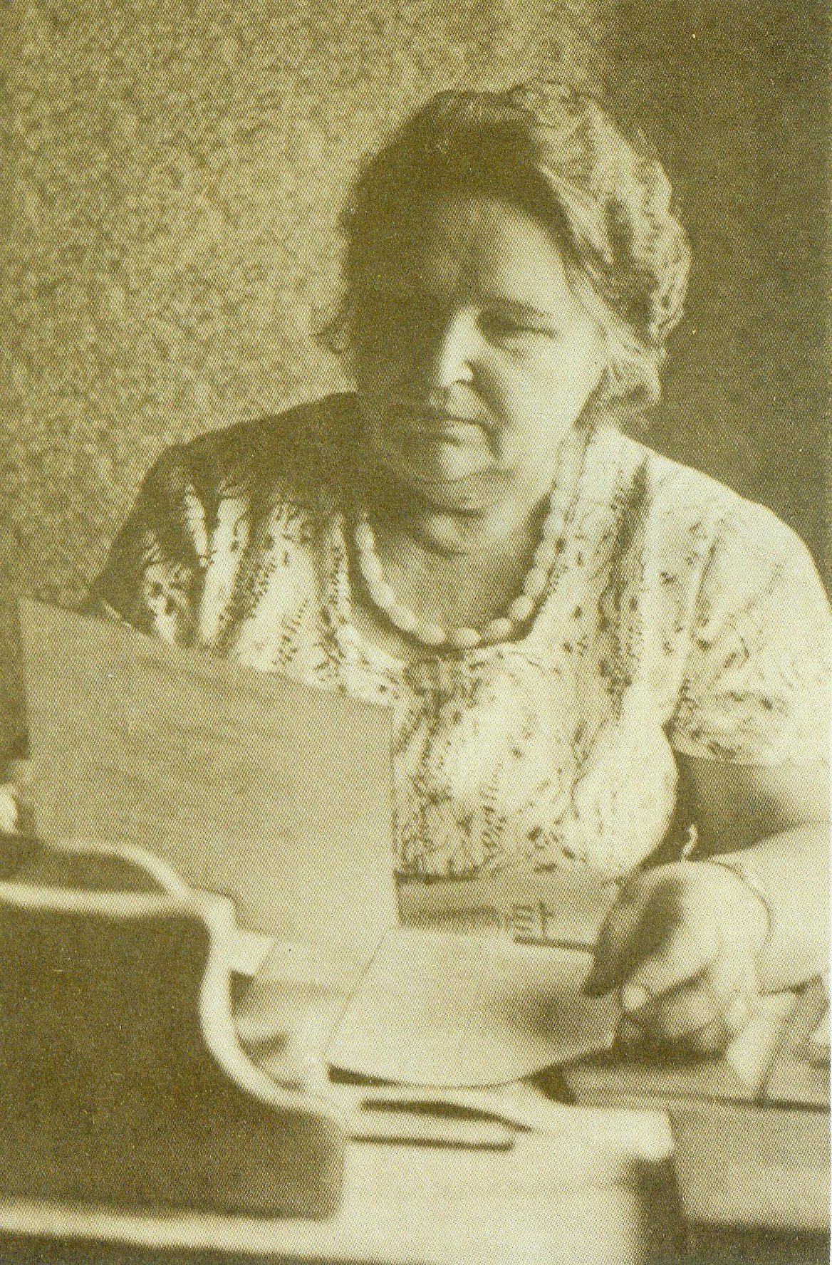 Канстанцыя Буйло (1970-я гг.). Крыніца ілюстрацыі: … Коціцца рэха : вершы, паэма, лісты / Канстанцыя Буйло ; [укладанне і прадмова Д. Чаркасавай]. – Мінск, 1993. – С. 8 уклейкі паміж с. 224–225. 