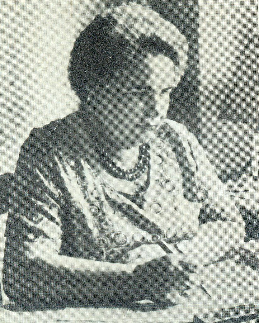 Канстанцыя Буйло (канец 1960-х гг.). Крыніца ілюстрацыі: Выбранае / Канстанцыя Буйло ; [уступны артыкул С. Майхровіча]. – Мінск, 1968. – Франтыспіс. 