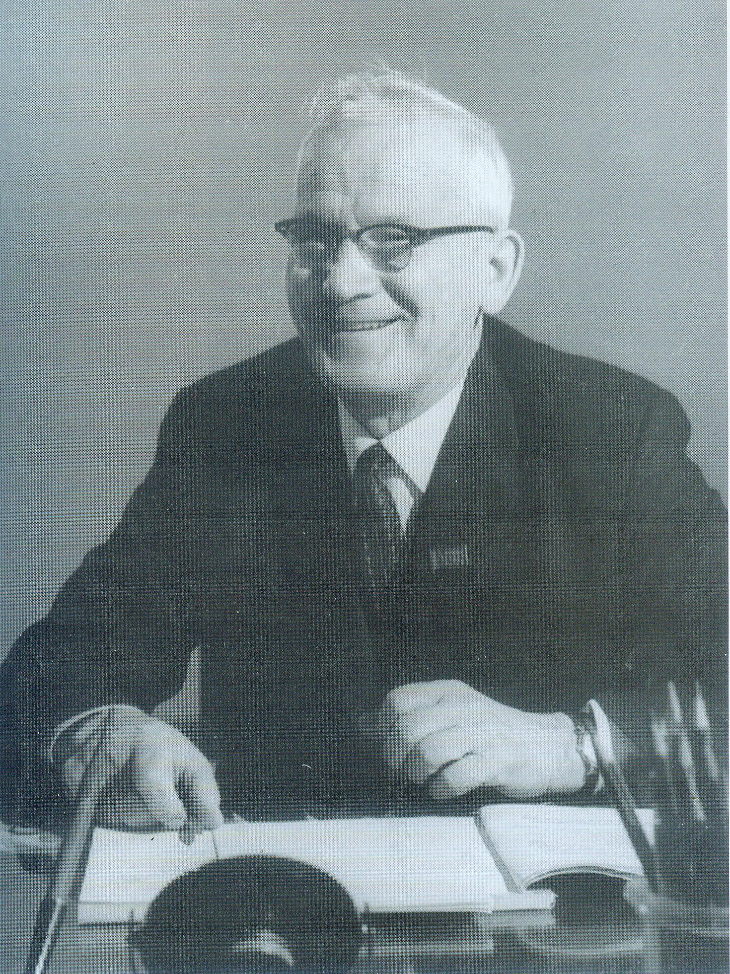 А.Н. Севченко – ректор БГУ. Источник иллюстрации: Славный сын белорусского народа : к 100-летию со дня рождения А. Н. Севченко / [П. А. Апанасевич и др. ; под общей редакцией Е. С. Воропая, К. Н. Соловьева, Д. С. Умрейко]. – Минск, 2002. – С. 9 вклейки между с. 24–25.