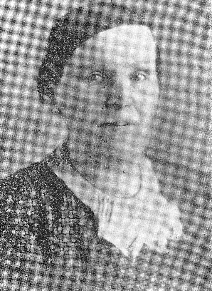 П.Л. Калола. Крыніца ілюстрацыі: Жанчыны Савецкай Беларусі : [літаратурна-мастацкі зборнік / склалі: А. Ус і інш. ; рэдактар І. Гурскі]. – Мінск, 1954. – С. 201.