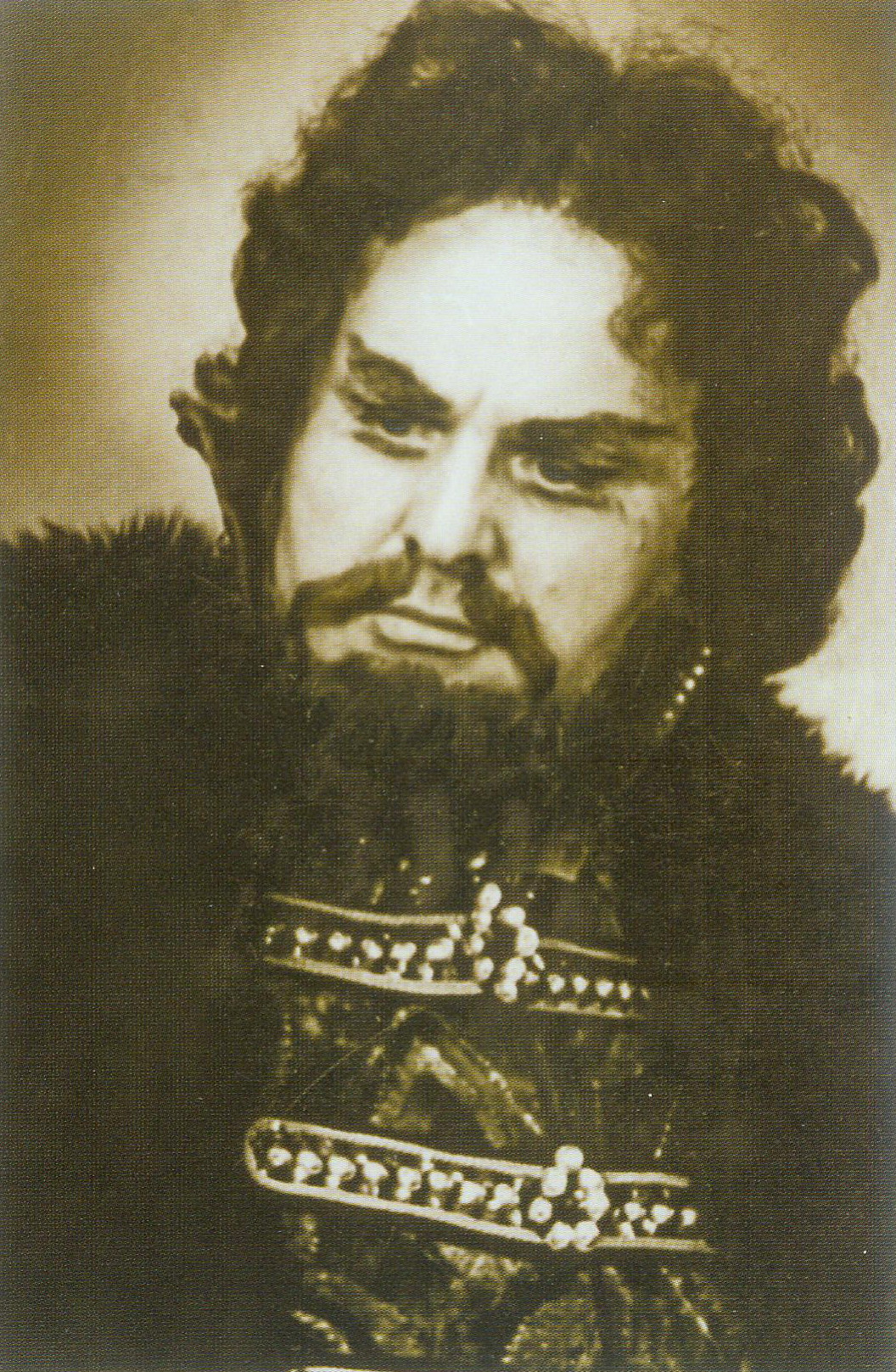 Анатолий Генералов в роли Шакловитого в опере "Хованщина" М. Мусоргского. Источник иллюстрации: Большая энциклопедия Большого театра Беларуси = The great encyclopedia of the Bolshoi Theatre of Belarus / [редколлегия: В. В. Андриевич (главный редактор) и др.]. – Минск, 2014. – С. 175.