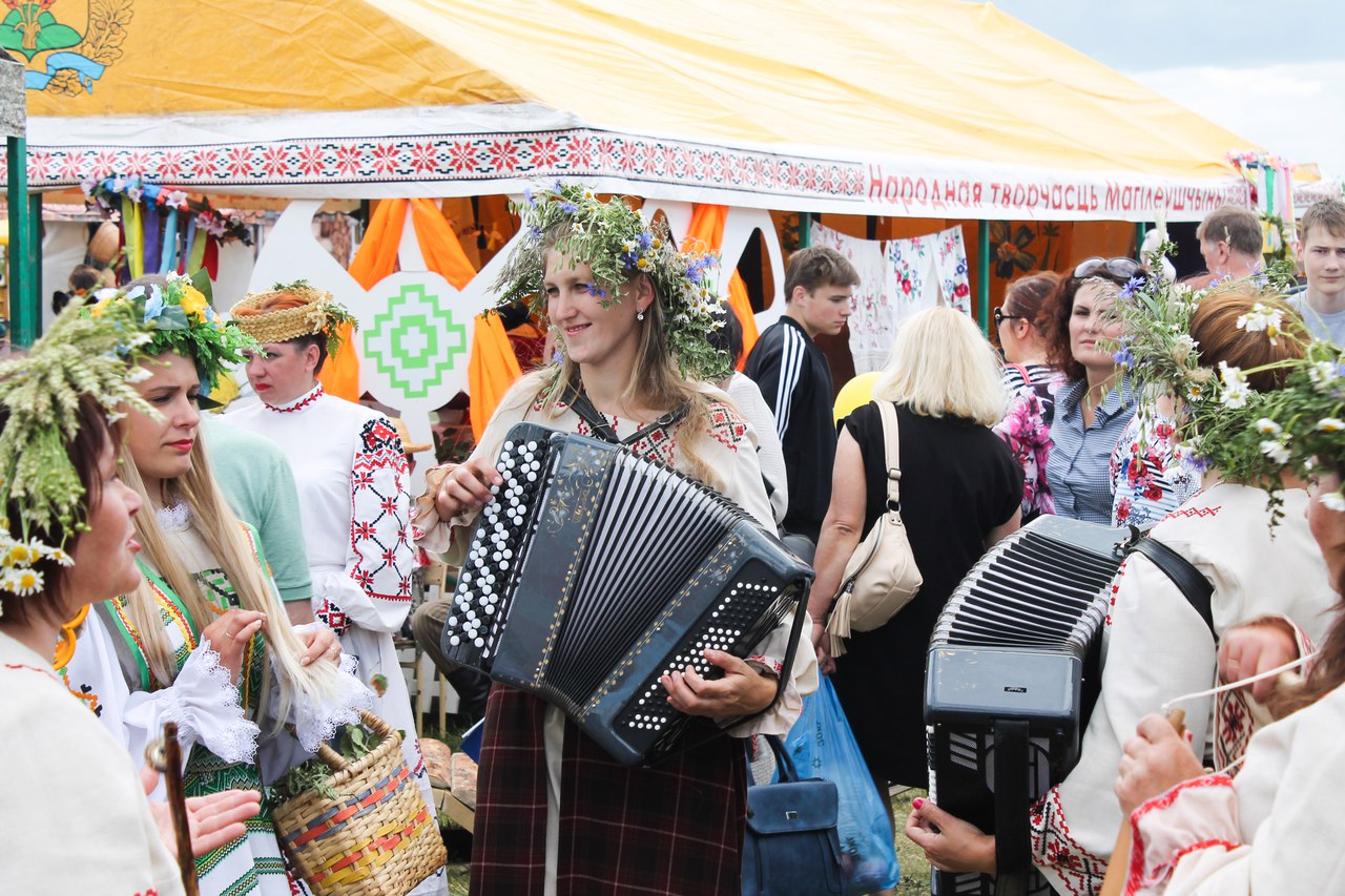 Удзельнікі Купалля. Крыніца ілюстрацыі: https://kupalle.by/galereya