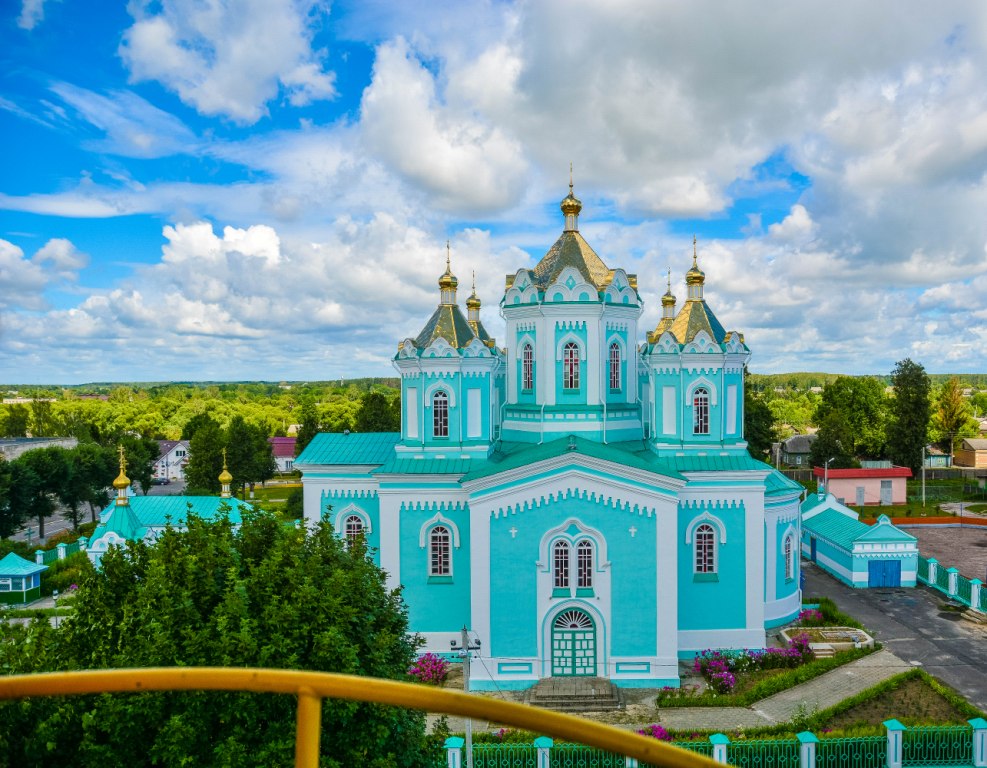 Будынак Свята-Троіцкай царквы ў Хоцімску. Крыніца ілюстрацыі: https://www.hotimsk.by/2021/06/17/%d1%81%d0%b2%d1%8f%d1%82%d0%be-%d1%82%d1%80%d0%be%d0%b8%d1%86%d0%ba%d0%b8%d0%b9-%d1%81%d0%be%d0%b1%d0%be%d1%80/