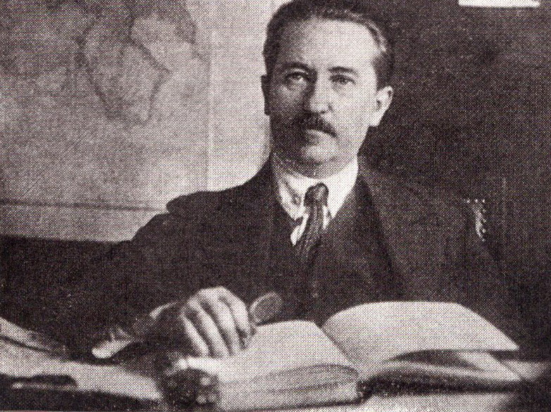 Іван Іванавіч Замоцін (1924–1925 гг.). Крыніца ілюстрацыі: Творы : літаратурна-крытычныя артыкулы / І. І. Замоцін ; [складальнік Я. М. Гаварушка ; навуковы рэдактар У. М. Конан]. – Мінск, 1991. – С. 3 уклейкі паміж с. 160–161.