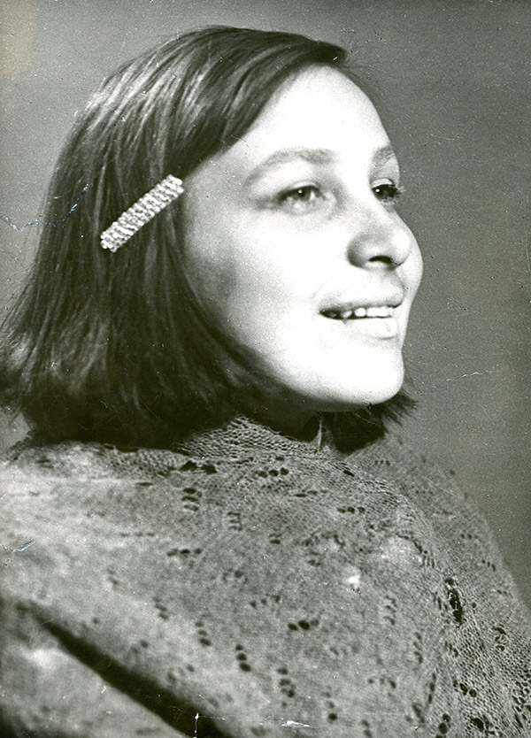 Марыя Захарэвіч у ролі Лізы Хрэнавай у спектаклі "Традыцыйны збор" В. Розава (1967). Крыніца ілюстрацыі: https://kupalauski.by/teatr/news/maryja-zacharevic-anniversary/