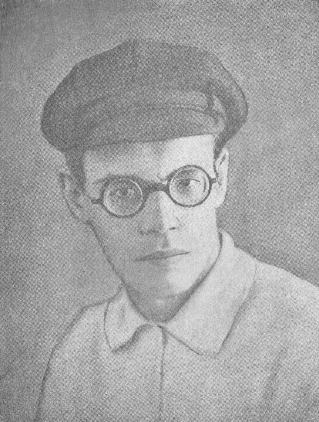 Михаил Исаковский (1935). Источник иллюстрации: Стихи / М. Исаковский. – [Смоленск] : Запгиз, тип. им. Смирнова, 1935. – Фронтиспис.