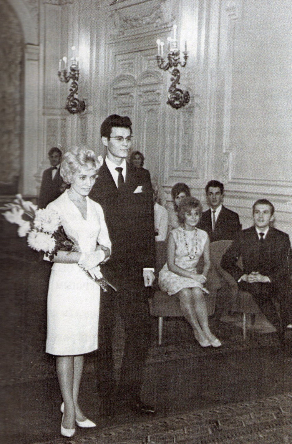 Вяселле Валянціны Гаявой і Мікалая Дудчанкі (1964). Крыніца ілюстрацыі: Неўтаймаваны : да 70-годдзя Мікалая Дудчанкі / [кіраўнік праекта, укладальнік М. А. Козенка]. – Мінск, 2015. – С. 21. 