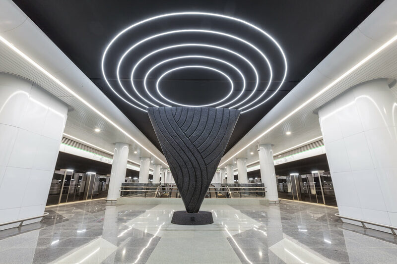 Скульптурная кампазіцыя "Дрэва дарог". Крыніца ілюстрацыі: https://zviazda.by/be/news/20231123/1700743682-uruchana-nacyyanalnaya-premiya-u-galine-vyyaulenchaga-mastactva