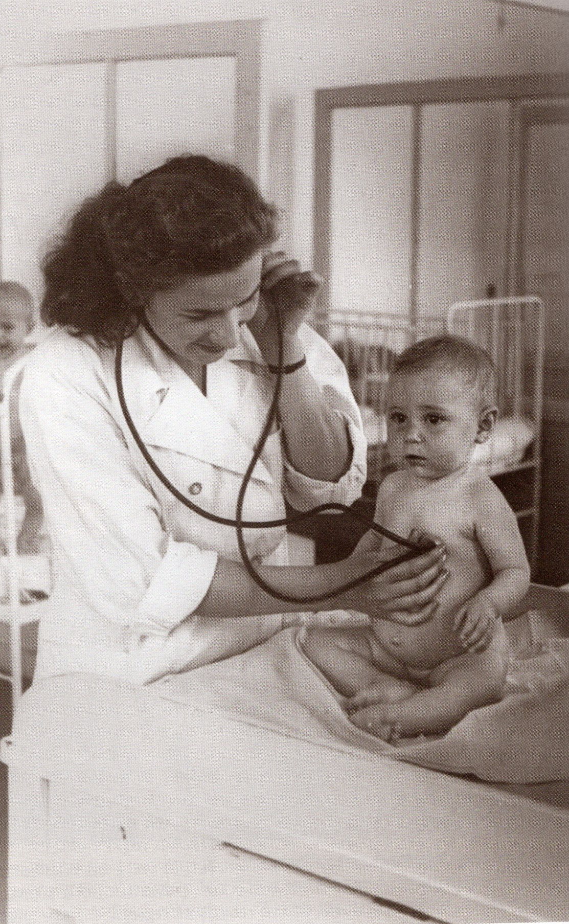 Крыніца ілюстрацыі: Надежда Троян / Николай Долгополов. – Москва, 2016. – С. 2 вклейки между с. 96–97.