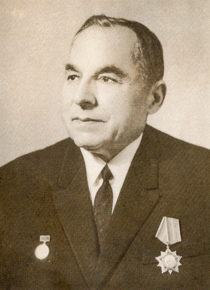 Адам Русак. Крыніца ілюстрацыі: Закрасуйся, Нёман : песні, лірыка, гумар / Адам Русак. – Мінск, 1978. – Уклейка паміж с. [4]–5. 