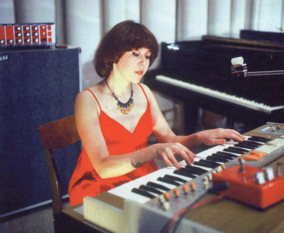 Ядвига Поплавская (1980). Источник иллюстрации: Белорусская эстрада. Ностальгический дивертисмент : история эстрады Белорусской  государственной филармонии, 1930–1980-е годы / Ольга Брилон. – Минск, 2021. – С. 560.