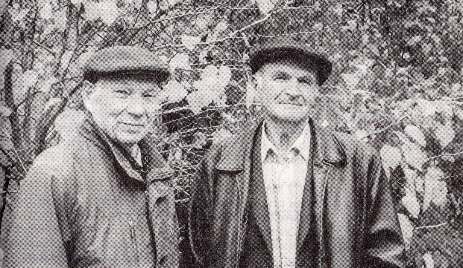 Мікола Маляўка (справа) і Мікола Чарняўскі. Крыніца ілюстрацыі: Полымя. – 2016. – № 12. – С. 137.