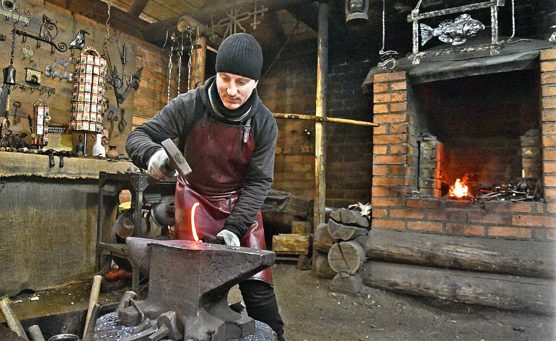 Кузнечная мастерская. Источник иллюстрации: Союзное государство. – 2021. – № 10. – С. 114.