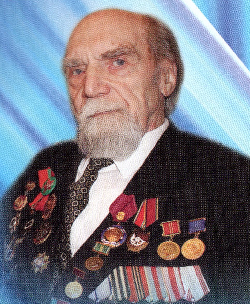 М. Солапаў. Крыніца ілюстрацыі: Музыкальное приношение учителю : к 90-летию заслуженного деятеля искусств Республики Беларусь, профессора Михаила Солопова : композитор Игорь Корнелюк : народный артист Беларуси Эдуард Ханок : XXIX Международный фестиваль искусств "Белорусская музыкальная осень" : [афиша : плакат] / Министерство культуры Республики Беларусь, продюсерский центр "Классика" Белорусского союза музыкальных деятелей, Белорусская государственная филармония. – [Минск : б. и., 2015] (Транстэкс). – 1 л.