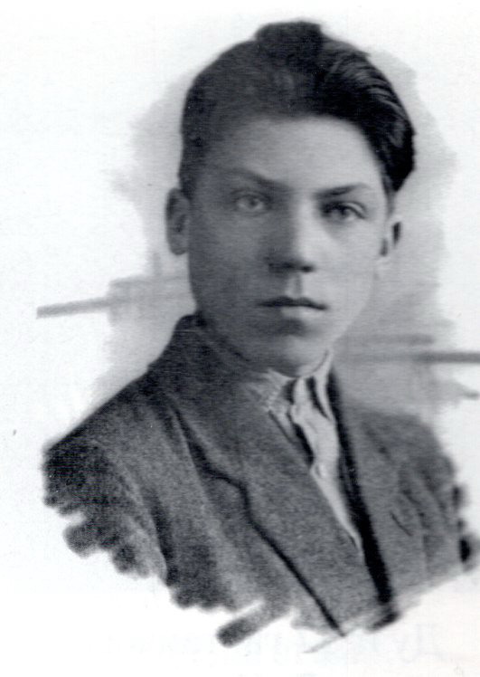 М. Солапаў (1940). Крыніца ілюстрацыі: Михаил Солопов. Жизнь в музыке : сборник статей, материалов, документов / [составитель М. С. Григорьев]. – Минск, 2014. – Вклейка между с. 38–39. 