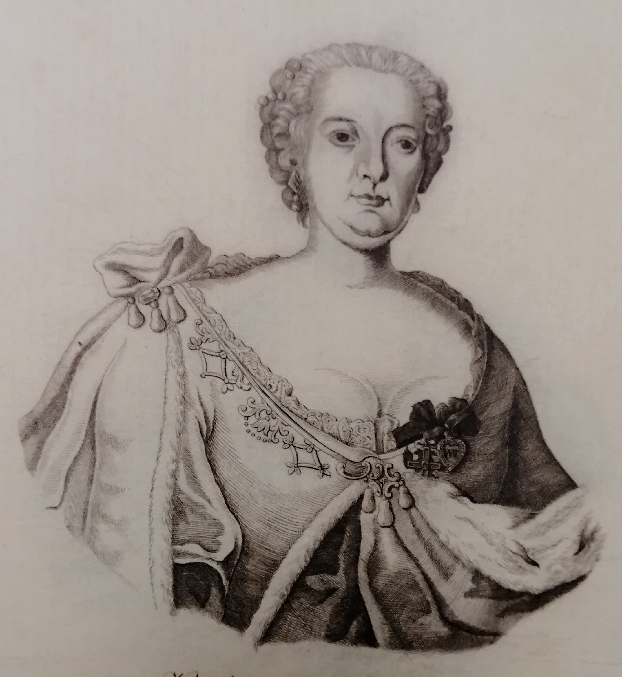 Урсула (Уршуля) Францішка, кнзёўна Вішнявецкая (1705–1753), першая жонка Міхала V Казіміра Радзівіла. Крыніца ілюстрацыі: Радзівілы. Альбом партрэтаў XVIII–XIX стагоддзяў "Icones familiae ducalis Radivilianae" = Радзивиллы. Альбом портретов XVIII–XIX веков "Icones familiae ducalis Radivilianae" = The Radziwills album of portraits of XVIII–XIX centuries "Icones familiae ducalis Radivilianae" / [В. Д. Бажэнава ; пераклад на англійскую мову: Ю. В. Бажэнаў і інш.]. – Факсімільнае выданне. – Мінск, 2010. – Л. 158.