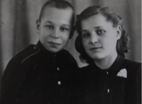 Тамара і Юрый Осіпавы (канец 1940-х гг.). Крыніца ілюстрацыі: https://zeitzeugenarchiv.gwminsk.com/ru/archiv/gerechte/osipova-tamara