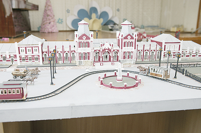 Макет Віленскага вакзала ў навучальным цэнтры Дзіцячай чыгункі. Крыніца ілюстрацыі: https://xpress.by/2022/03/02/po-relsam-istorii-4/