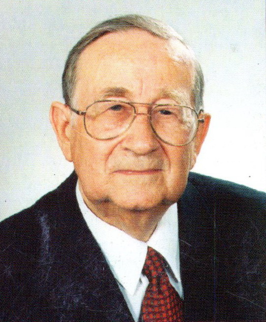 Георгий Иванович Сидоренко. Источник иллюстрации: Творчество и медицина: поиск неочевидных решений / Г. И. Сидоренко. – Минск, 2002. – 4-я с. обложки.