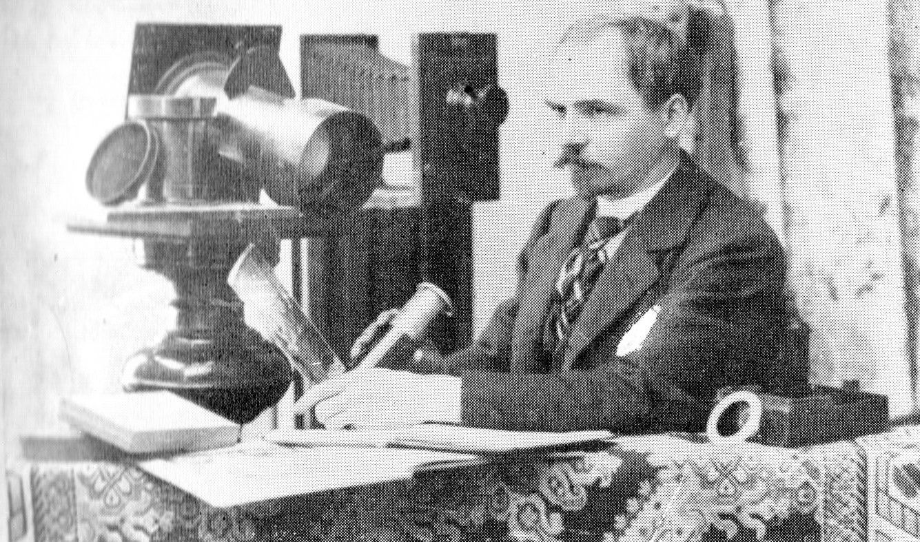 С. А. Прушынскі ў сваёй майстэрні ў Томску. Крыніца ілюстрацыі: Kazimierz Prószyński / Władysław Jewsiewicki. – Warszawa, 1974. – паміж с. 48 і 49.