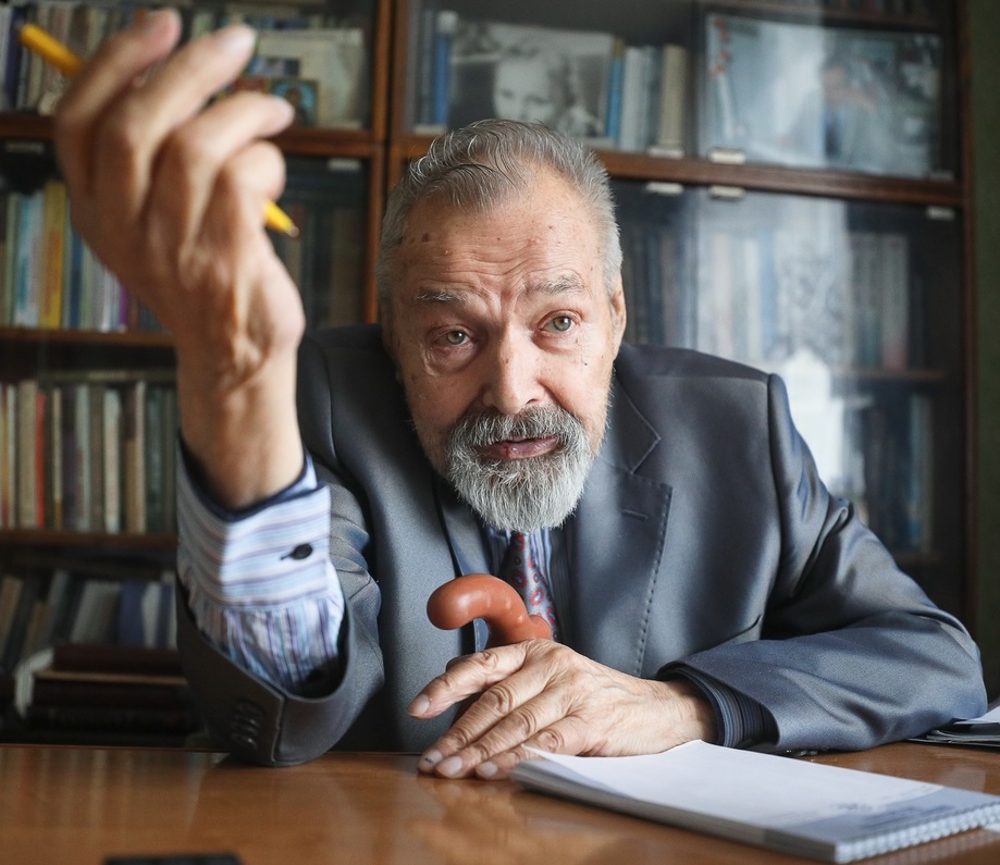 Яўген Міхайлавіч Бабосаў. Крыніца ілюстрацыі: https://www.sb.by/articles/period-razdumiy.html#lg=1&slide=12 