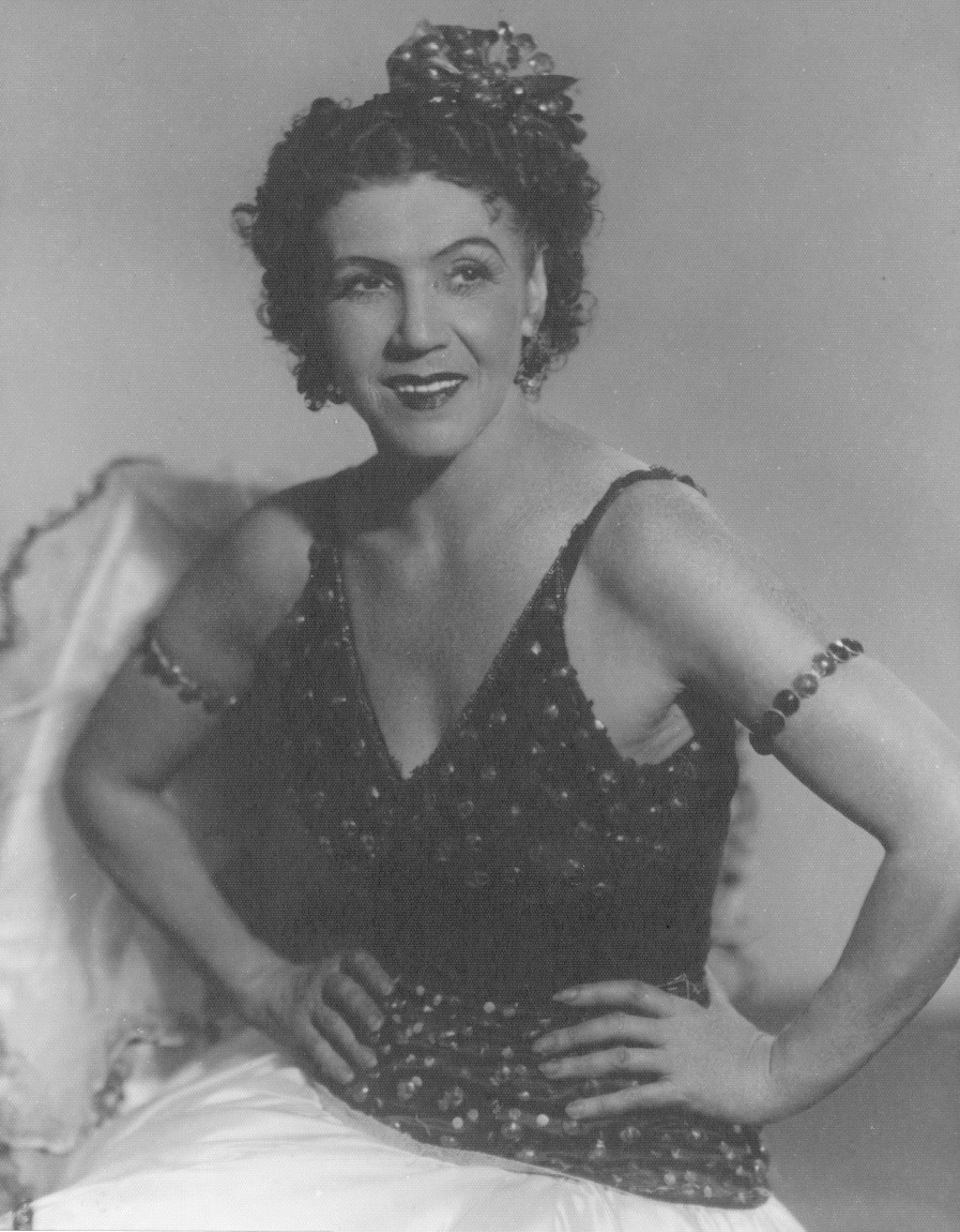 А. Нікалаева ў ролі Кітры ў балеце "Дон Кіхот" Л. Мінкуса (1940-я гг.). Крыніца ілюстрацыі: https://bolshoibelarus.by/rus/galereya/5931-teatr-vo-vremya-vojny-portrety.html?showall=1&limitstart