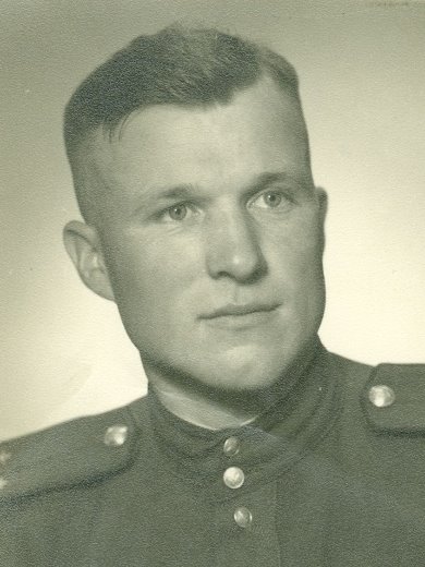Мікалай Канстанцінавіч Івашкавец (1944). Крыніца ілюстрацыі: https://pamyat-naroda.ru/heroes/person-hero81481514/