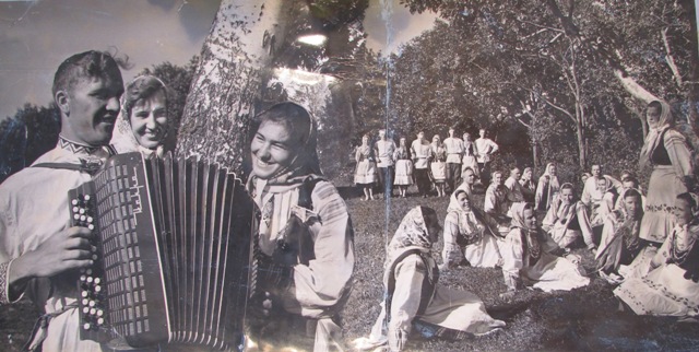 Хор в. Вялікае Падлессе Ляхавіцкага раёна. Крыніца ілюстрацыі: https://ethnoby.org/kalektyvy/658723898