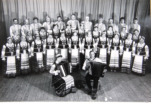 Хор в. Вялікае Падлессе Ляхавіцкага раёна. Крыніца ілюстрацыі: https://ethnoby.org/kalektyvy/658723898
