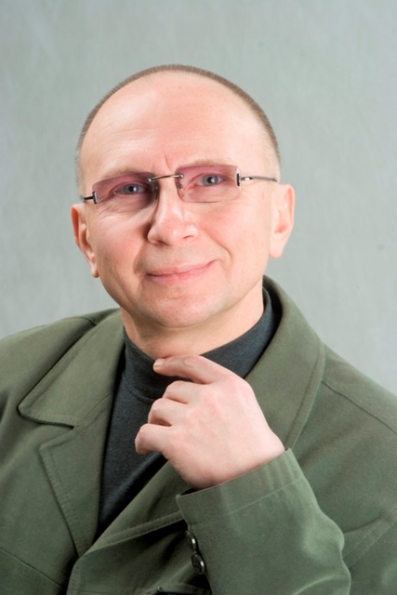 Ігар Уладзіміравіч Алоўнікаў. Крыніца ілюстрацыі: https://philharmonic.by/by/artists/alounikau-igar-fartepiyana-argan-klavesin