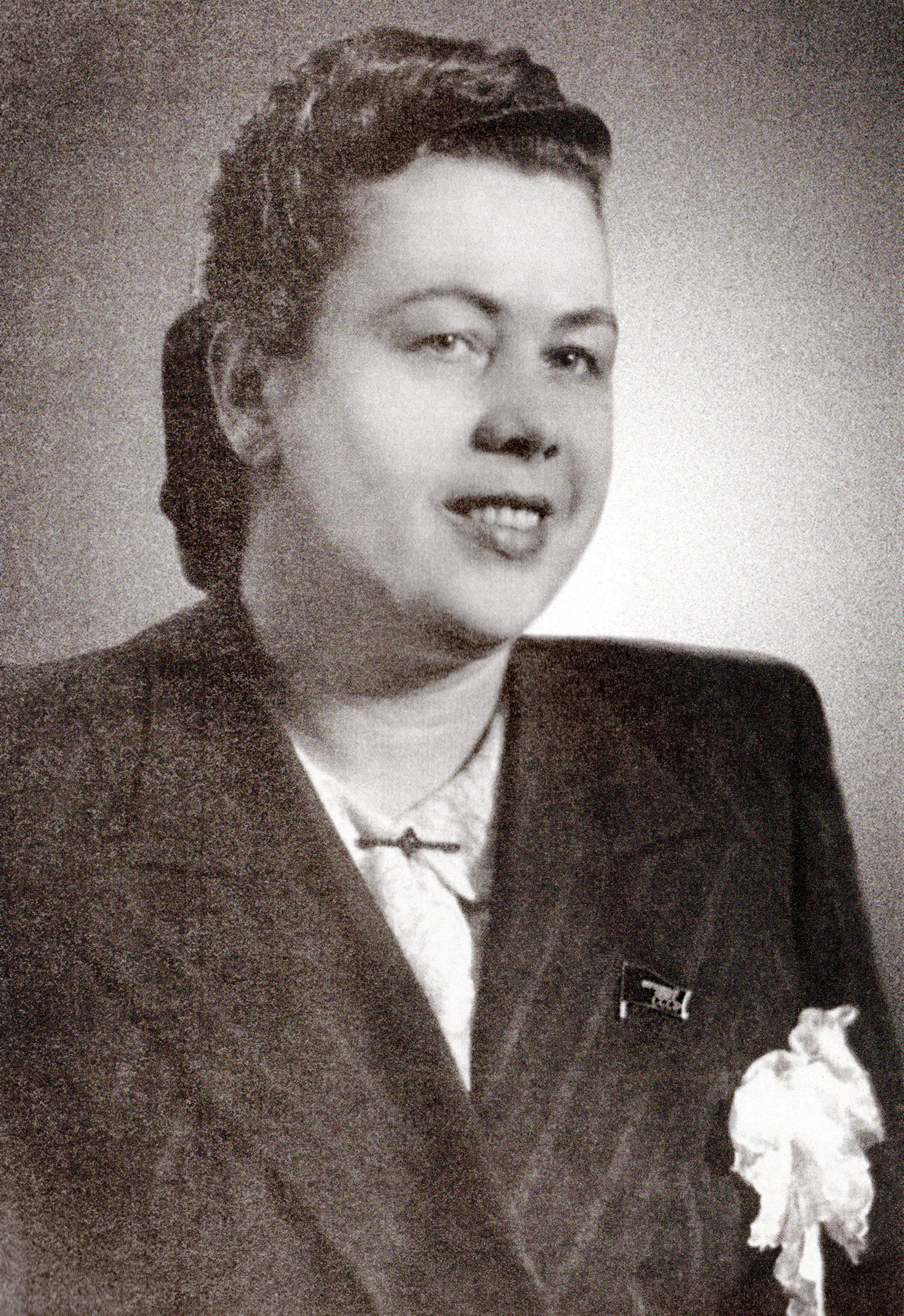Депутат Верховного Совета СССР Надежда Григорьевна Грекова (начало 1950-х гг.). Источник иллюстрации:Надежда  Грекова. Михаил Малинин : время помнить / Н. А. Голубева. – Минск, 2020. – С. 324. 
