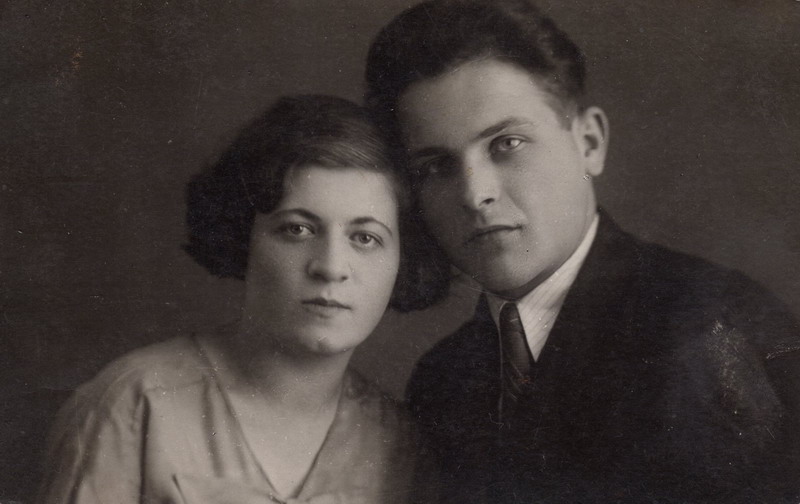 Граковіч А. В. з жонкай Ганнай. Снежань 1935 г. Крыніца ілюстрацыі: сямейны архіў Граковічаў.