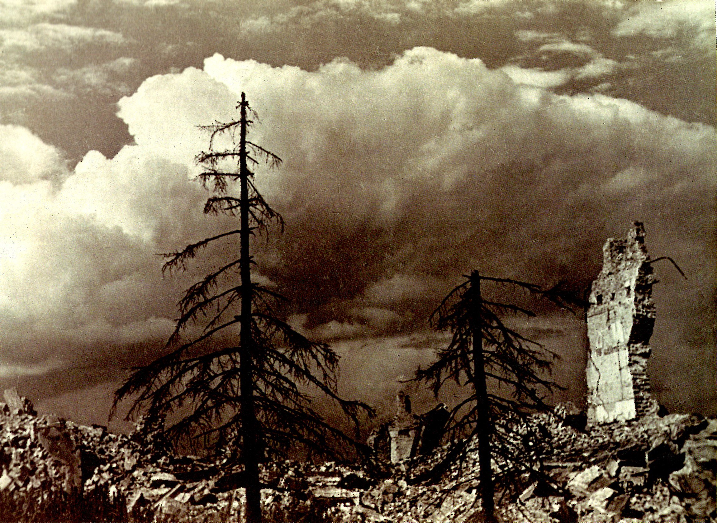 Варшава 1945. Каралеўскі замак. Крыніца ілюстрацыі: Jan Bułhak, fotografik (1876–1950) : [album towarzyszy wystawie fotografii Jana Bułhaka zorganizowanej w 130. rocznicę urodzin artysty przez Muzeum Narodowe w Warszawie] / Małgorzata Plater-Zyberk. – Warszawa, 2006. – С. [148].