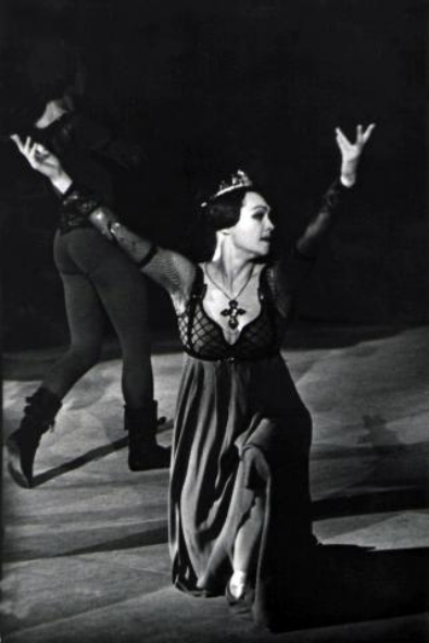 Н. Дьяченко в балете "Ромео и Джульетта" (1963). Источник иллюстрации: http://www.balletschool.perm.ru/_engine/get_file.php?f=89&d=_res/grad_ph/&p=pic&n