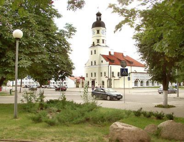 Нясвіж. Гарадская ратуша. Крыніца ілюстрацыі: http://www.nesvizh.minsk-region.by/ru/photo?id=16&page=1