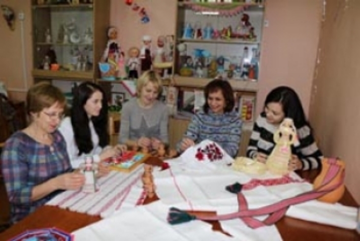 Крыніца ілюстрацыі: http://www.oktiabrskiy.gov.by/ru/district/view/dom-remesel-oktjabrschiny-laureat-premii-prezidenta-respubliki-belarus-14791/