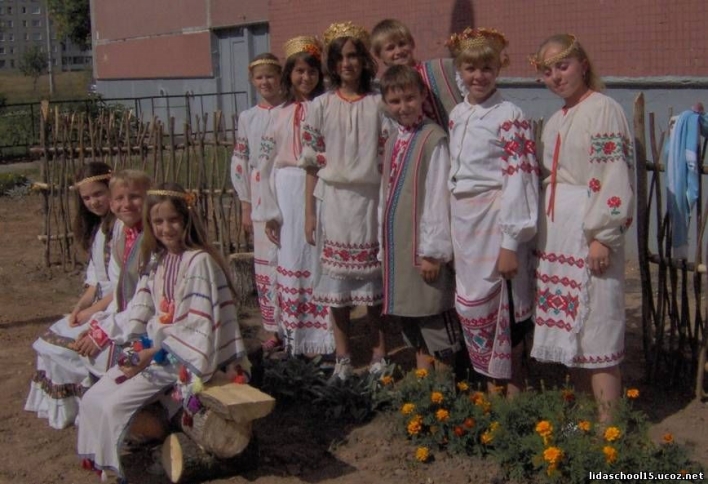 Лідскі ўзорны ансамбль песні і танца "Катрынка"