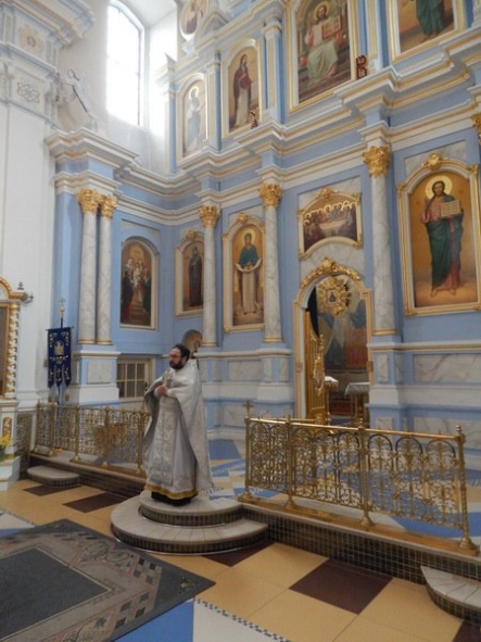 Крыніца ілюстрацыі: http://obitel-tolochin.cerkov.ru/2017/04/16/pasxalnoe-bogosluzhenie/