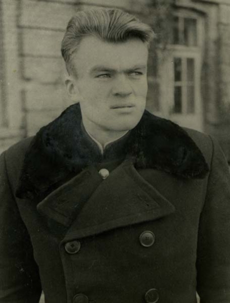 Крыніца ілюстрацыі: https://harodnia.com/be/uczora/pasliavajenny-hrodna/377-karpiuku-90-fotoletopis